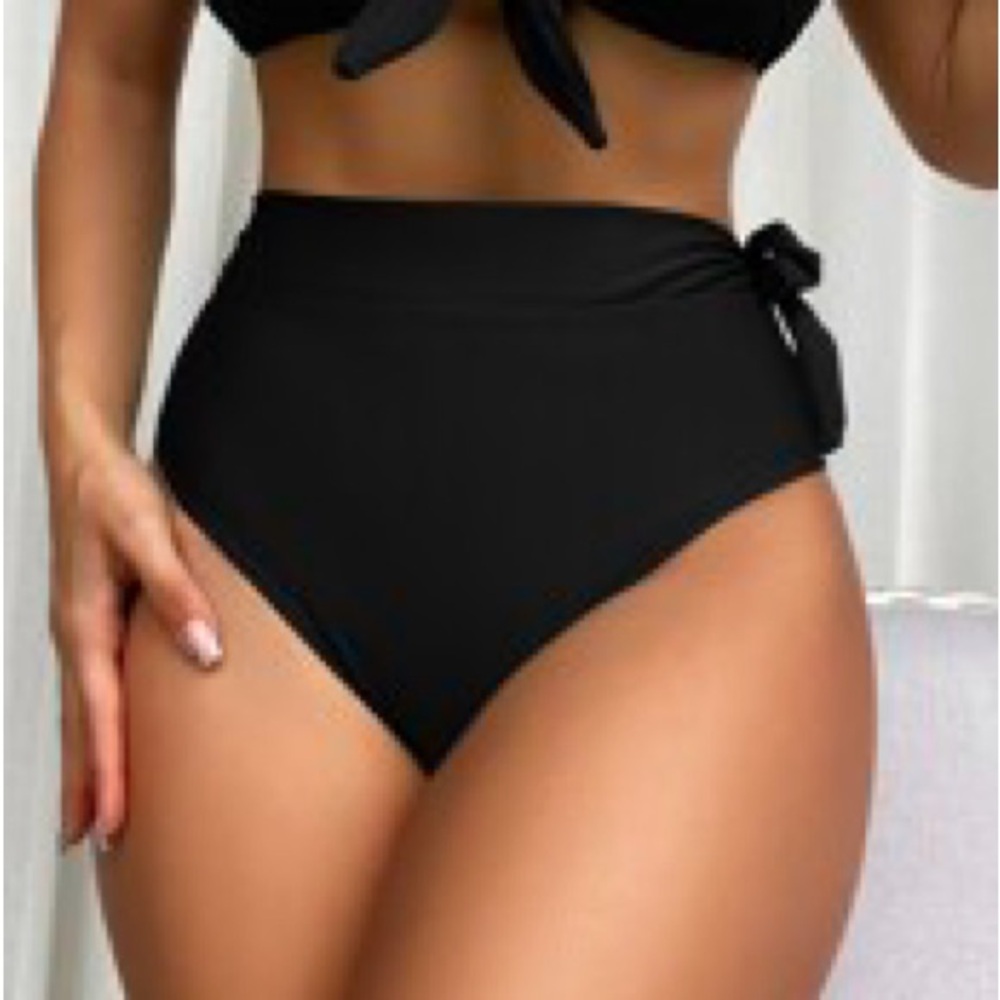 SHEIN Black High-Waisted Bikini Bottom